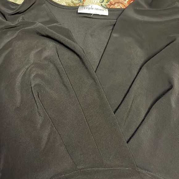 Triple Seven Size Small Puff V-Cut Tee-Short Sleeve Black Crop Top NWOT $30 - Picture 8 of 11